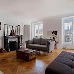 Paris Center - Haussmann Elegant Residence