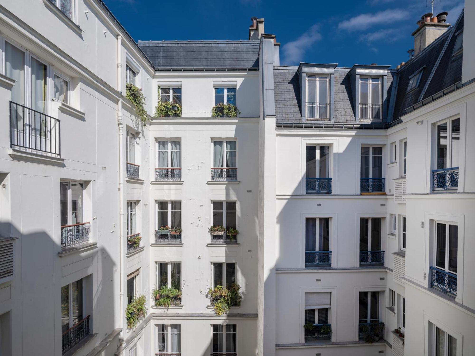 Apartment Center - Haussmann Elegant Paris